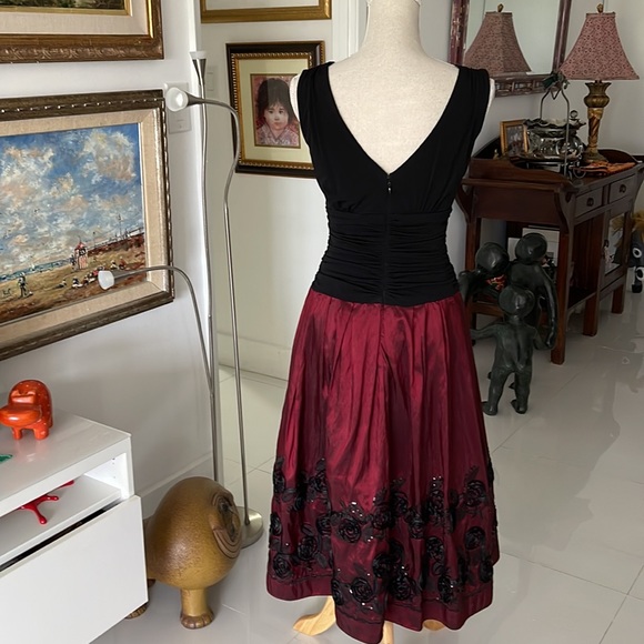 Vintage S.L. Fashions Black & Burgundy Sequined Floral Special Occasion Dress - Picture 6 of 9
